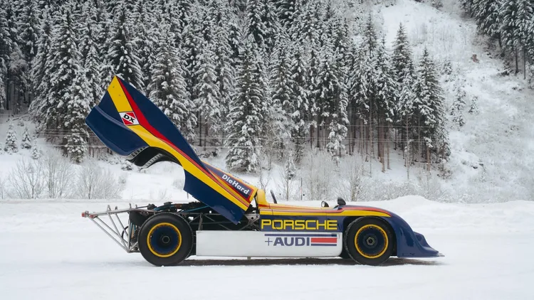 917/30為Can-Am系列賽而生，搭載渦輪增壓水平對臥引擎，最大輸出高達1,100匹。原廠照片