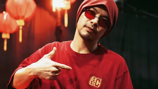   雪碧曝黃明志謝侑芯交往關係！稱他正牌化妝師女友「睜一隻眼閉一隻眼」