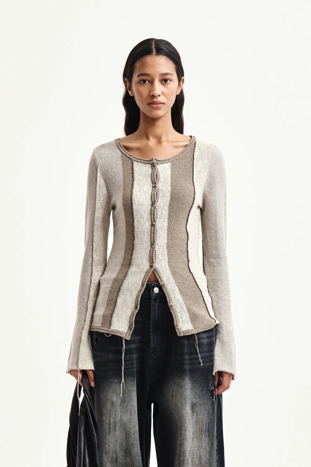 Matin Kim撞色拼接修身針織上衣，5090元。品牌提供