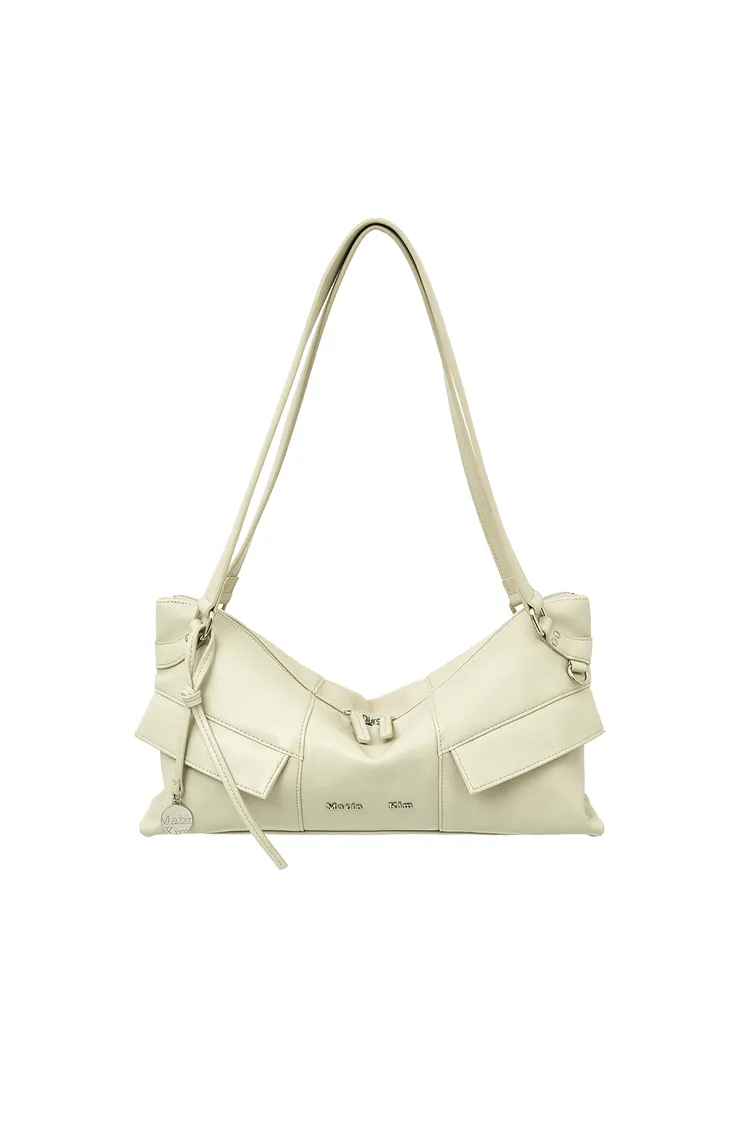 Matin Kim WIDE NEMO肩背包，4090元。品牌提供