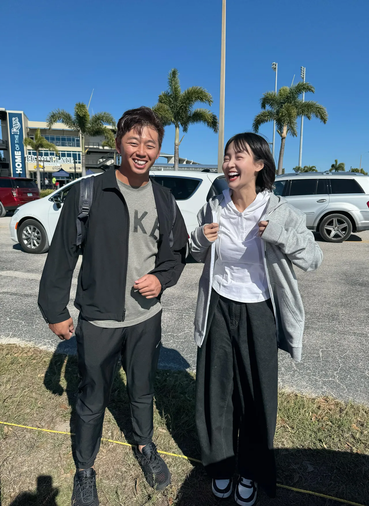 鄭宗哲（左）和籃籃合影。翻攝籃籃IG