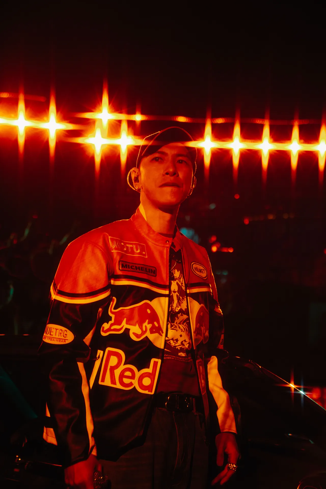 小春。本色音樂提供