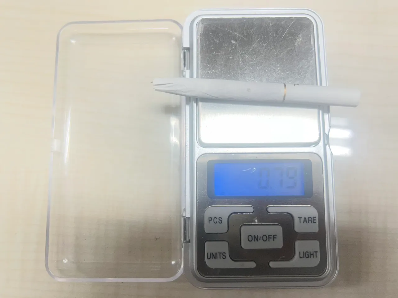 警方發現他無照駕駛，又從車上找到K菸，毒品測試陽性，罪加一等。民眾提供