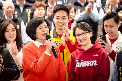 「戰貓帽T」詢問度破錶　蕭美琴合體蘇巧慧參香發福袋