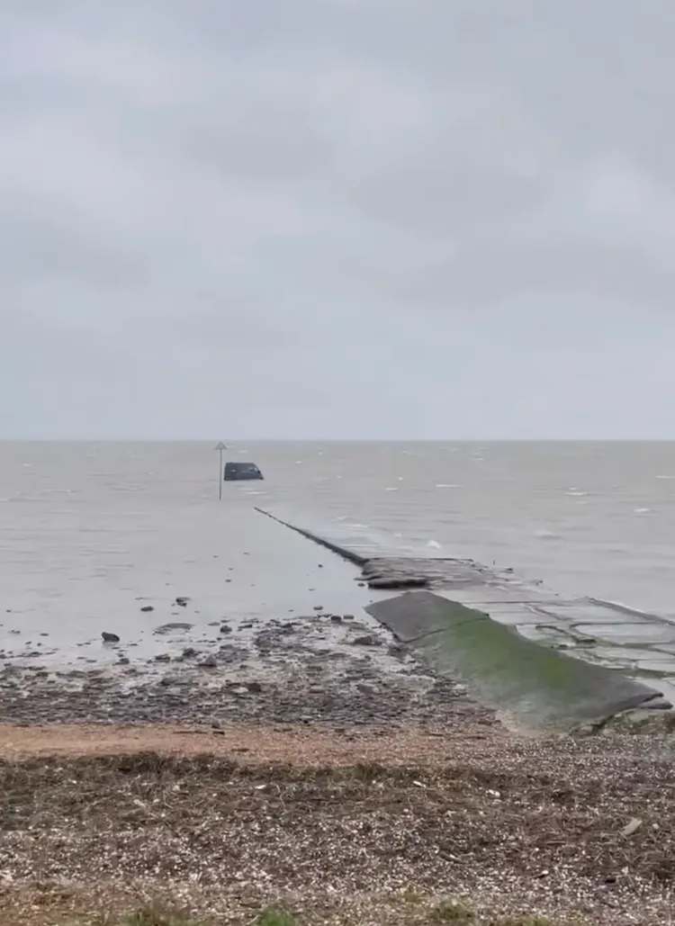 司機誤走的是只能步行的路線。