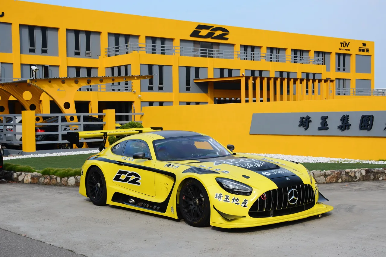 廖老大創立汽機車零件大廠「琦玉集團」累積雄厚財力。翻攝廖老大臉書