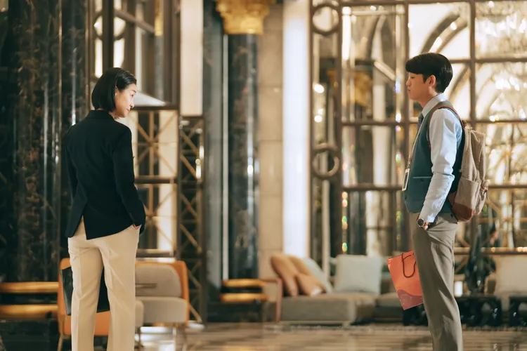 陳雪甄和謝章穎有很多「師徒過招」的對手戲。公視台語台提供