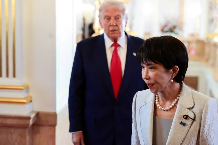 前立委邱毅指出，美國雖然想利用日本抗中，但未必會放任日本徹底脫離和平憲法的控制。路透