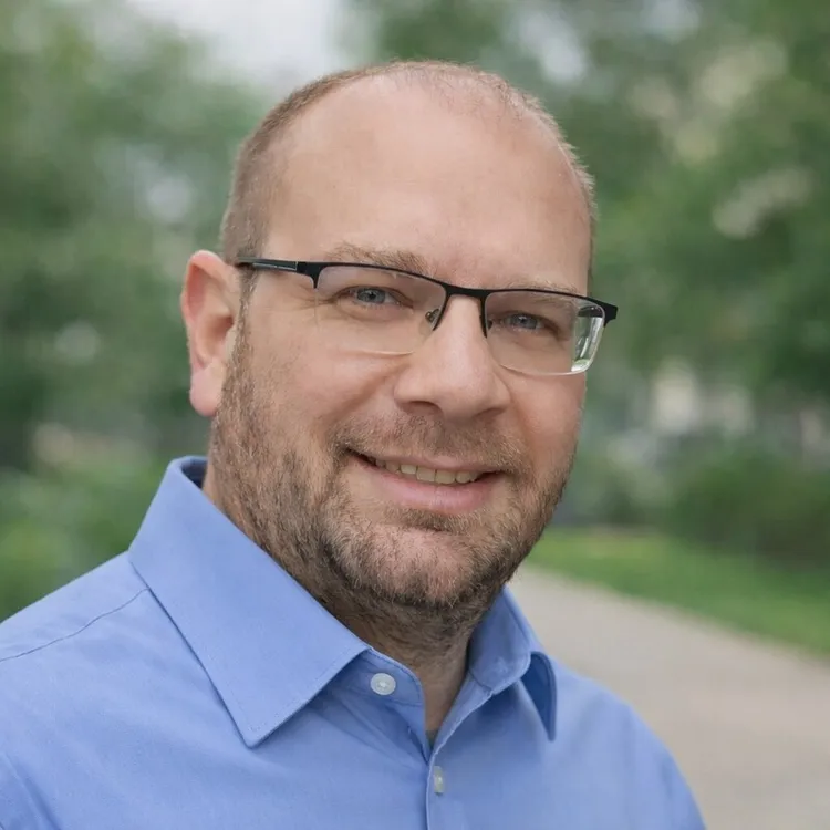 華府戰略顧問公司Wikistrat執行長凱斯勒（Oren Kesler）為戰略專家、地緣政治分析師，他分析伊朗政府在內外交迫下面臨嚴重的生存危機。 （Wikistrat提供） 中央社