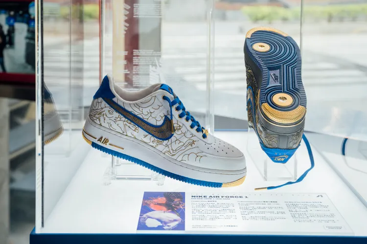 黃金版NIKE Air Force 1首度在台灣展出。品牌提供