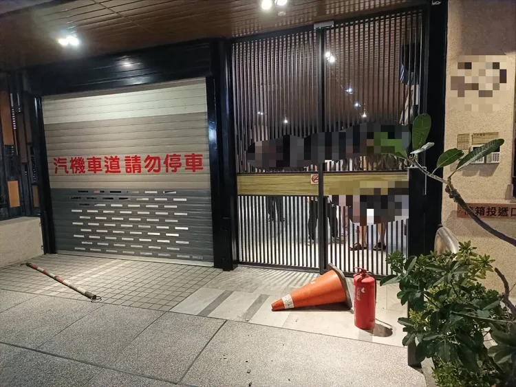 雖然找到被偷的大豬公撲滿，但黃男激烈手段，換來被依侵入住宅、毀損、恐嚇公眾等罪法辦。翻攝畫面
