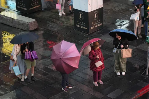 今晚變天！228連假降溫＋大雷雨　1週「2波冷雨」擴全台