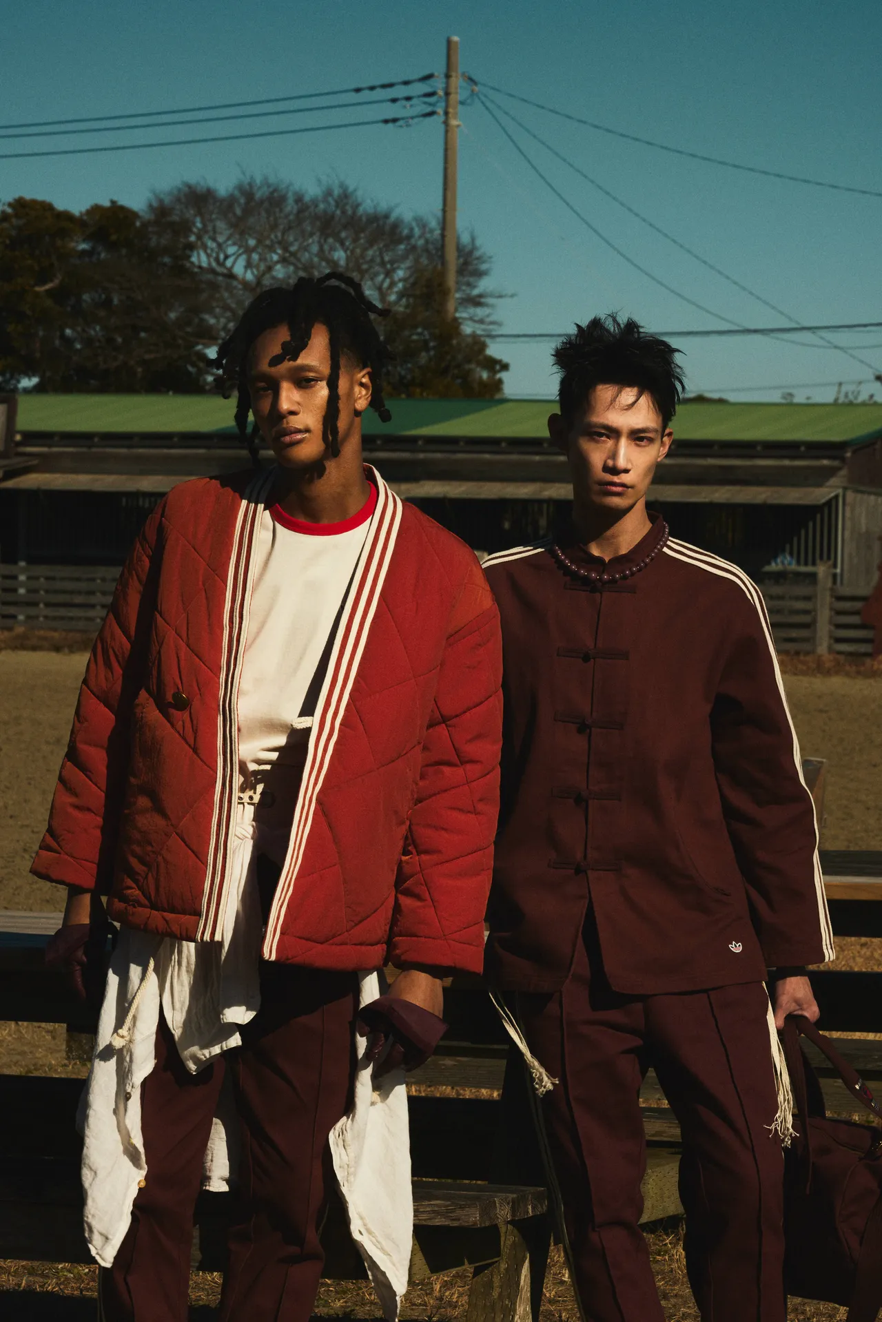 adidas Originals、CLOT新春聯名系列打造出擁有濃濃東方韻味的尼龍夾克、盤扣運動外套。品牌提供