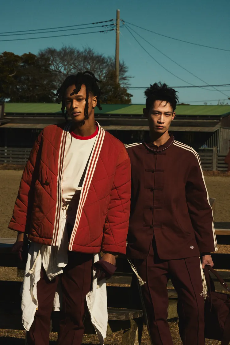 adidas Originals、CLOT新春聯名系列打造出擁有濃濃東方韻味的尼龍夾克、盤扣運動外套。品牌提供