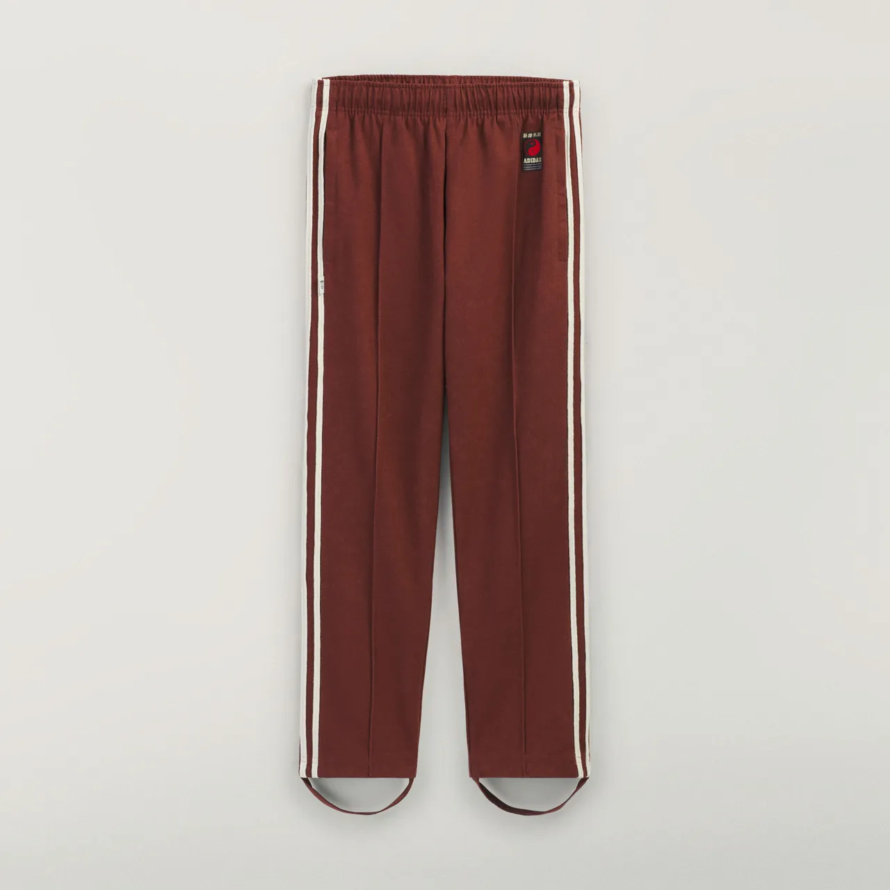 adidas Originals CLOT運動長褲，5290元。品牌提供