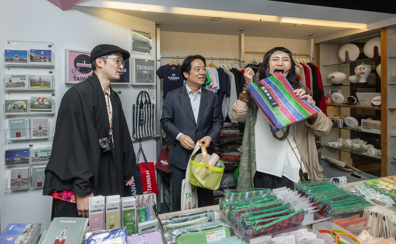 賴清德以日文歡迎兩位嘉賓到訪台灣，並表示過去曾在電視上看過Angela，非常欽佩，對於今天能見到本人感到十分開心。總統府提供