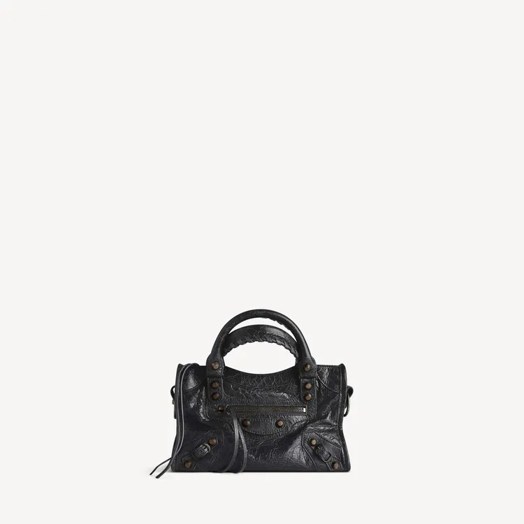 BALENCIAGA情人節精選Women's Le City Bag Mini in Black，6萬3200元。品牌提供