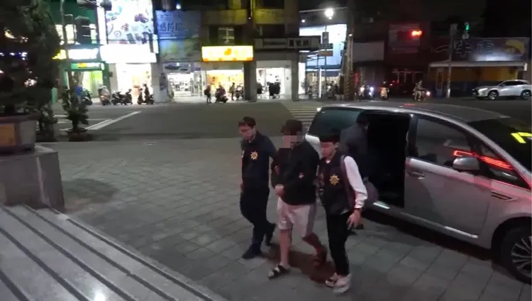 高雄警方將嫌犯查緝到案。翻攝畫面