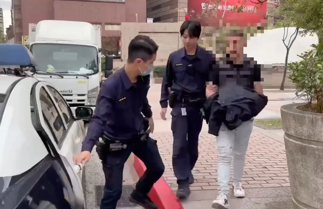 警方南下彰化逮人。翻攝畫面