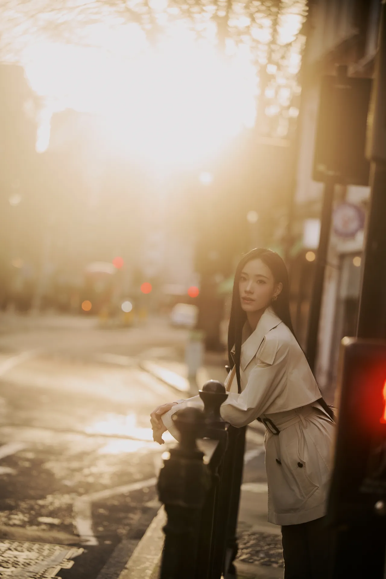 Lily的街頭時尚大片相當唯美。品牌提供