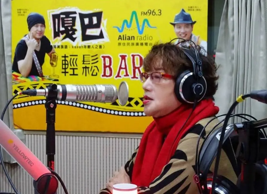 夏琍琍8年前上廣播節目，口齒清晰，談吐優雅。翻攝陳凱倫臉書