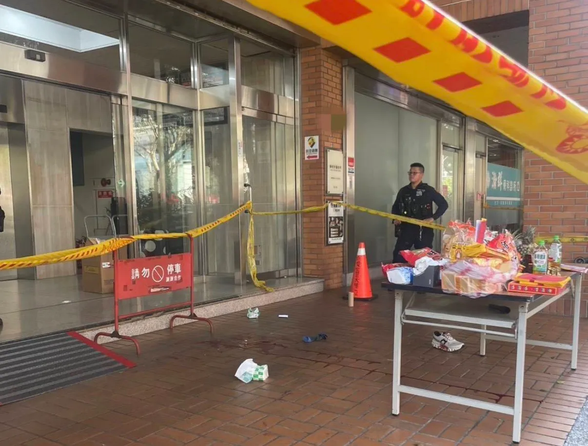 林嫌於診所開槍犯案後變裝9次製造斷點，在友人幫助下逃逸至阿里山藏匿。翻攝畫面