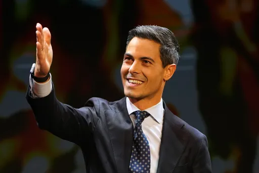 帥氣藏不住！荷蘭最年輕「同志總理」宣誓就任