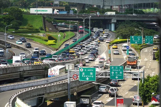 初一車潮湧現！國道一號2起追撞釀回堵