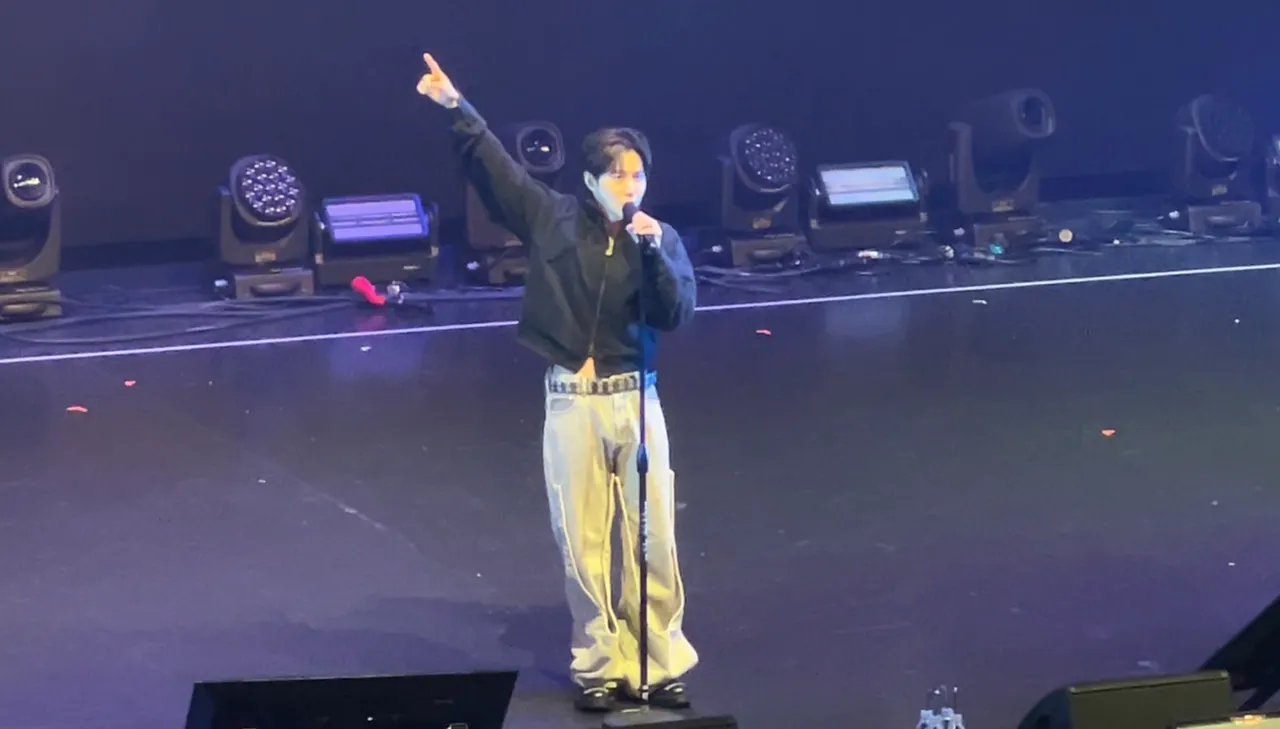 SUHO帶來多首自己的搖滾歌曲。讀者提供