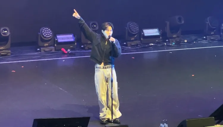 SUHO帶來多首自己的搖滾歌曲。讀者提供