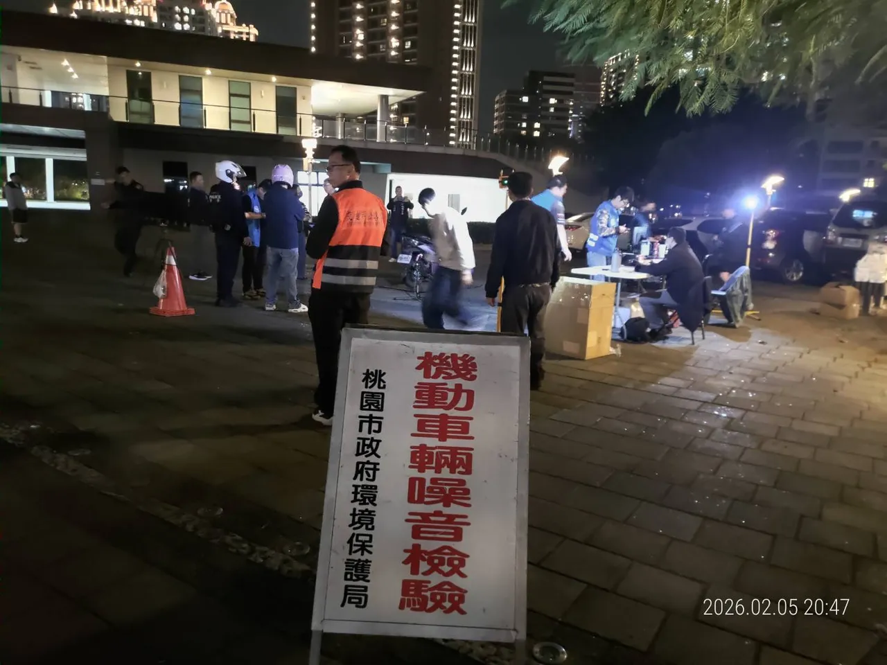 環保局等單位執行路檢。翻攝畫面