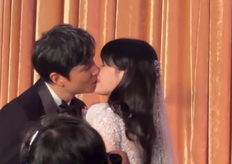 孫協志婚禮親吻夏宇童親密揉臉滿滿的愛!感人誓詞「妳帶給我曙光」