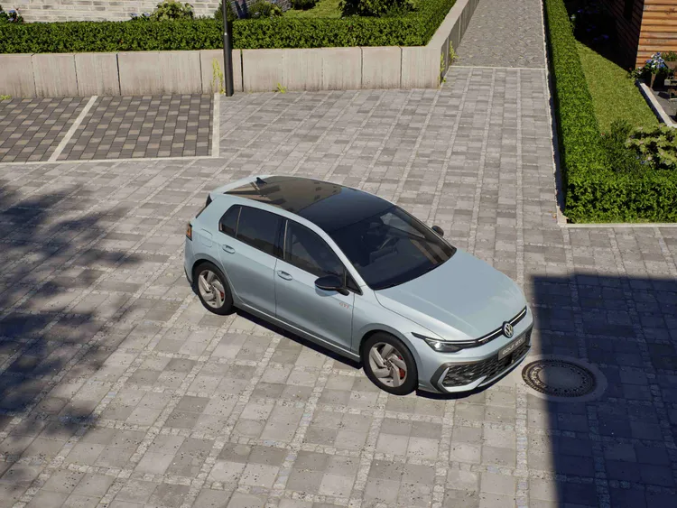 Golf GTI搭載EA888 EVO4 2.0升TSI渦輪增壓引擎，最大馬力提升至265ps，扭力達37.8kgm，0-100km/h加速僅需5.9秒。原廠照片