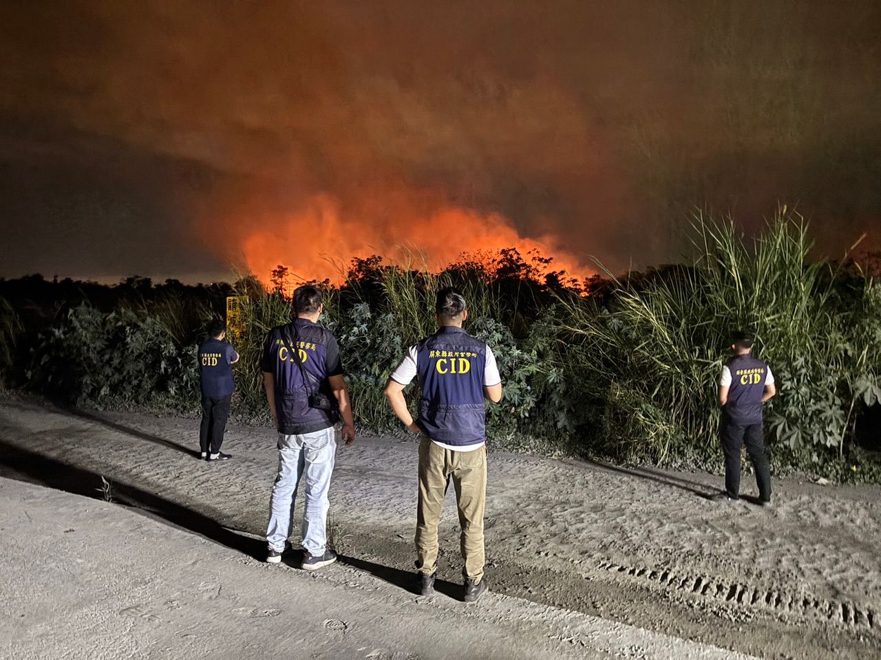 屏東雜草火警灰燼從天降...居民叫苦連天 竟是3人打獵幹的好事