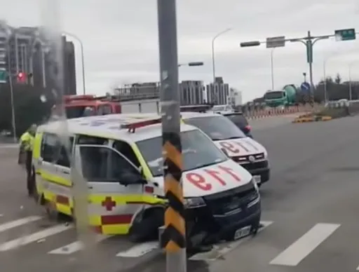 救護車出勤路口挨撞　3警消送醫