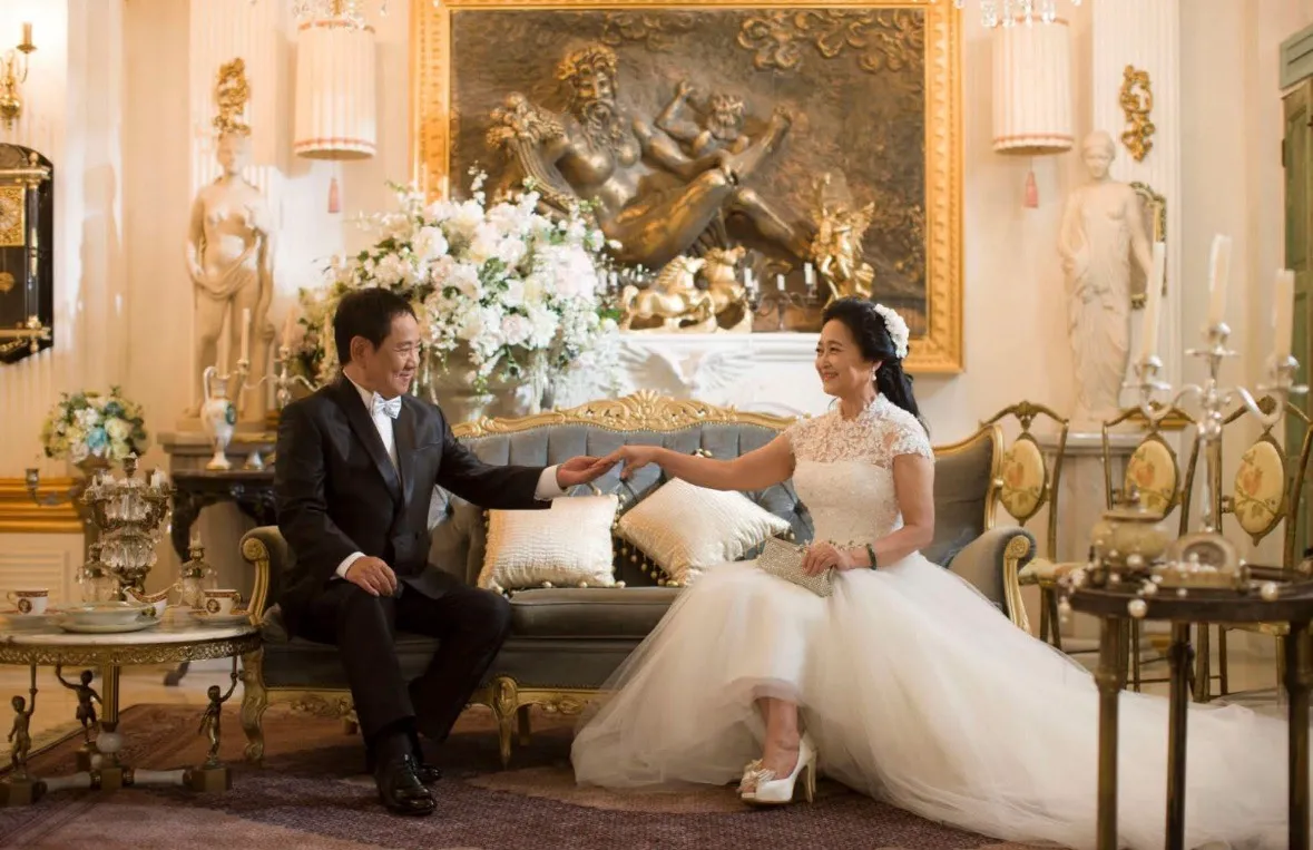 馬如龍（左）和沛小嵐2015年補拍婚紗。翻攝自馬如龍（專屬粉絲網頁）