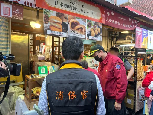 買年貨別當冤大頭！北市聯合稽查　草莓大福、糖葫蘆價標不清被盯