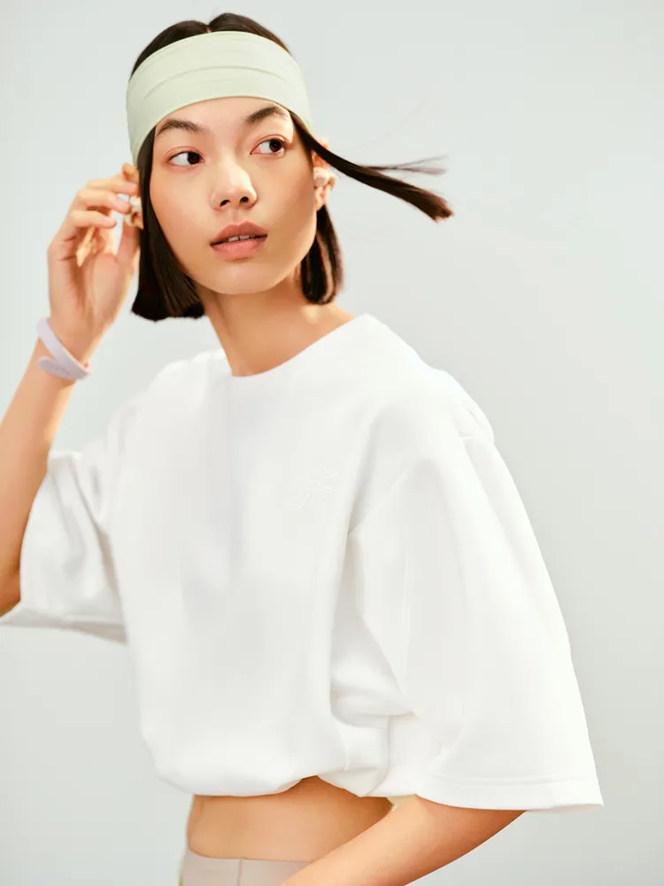 ECCO x White Mountaineering女式寬鬆短袖T恤，4200元。品牌提供