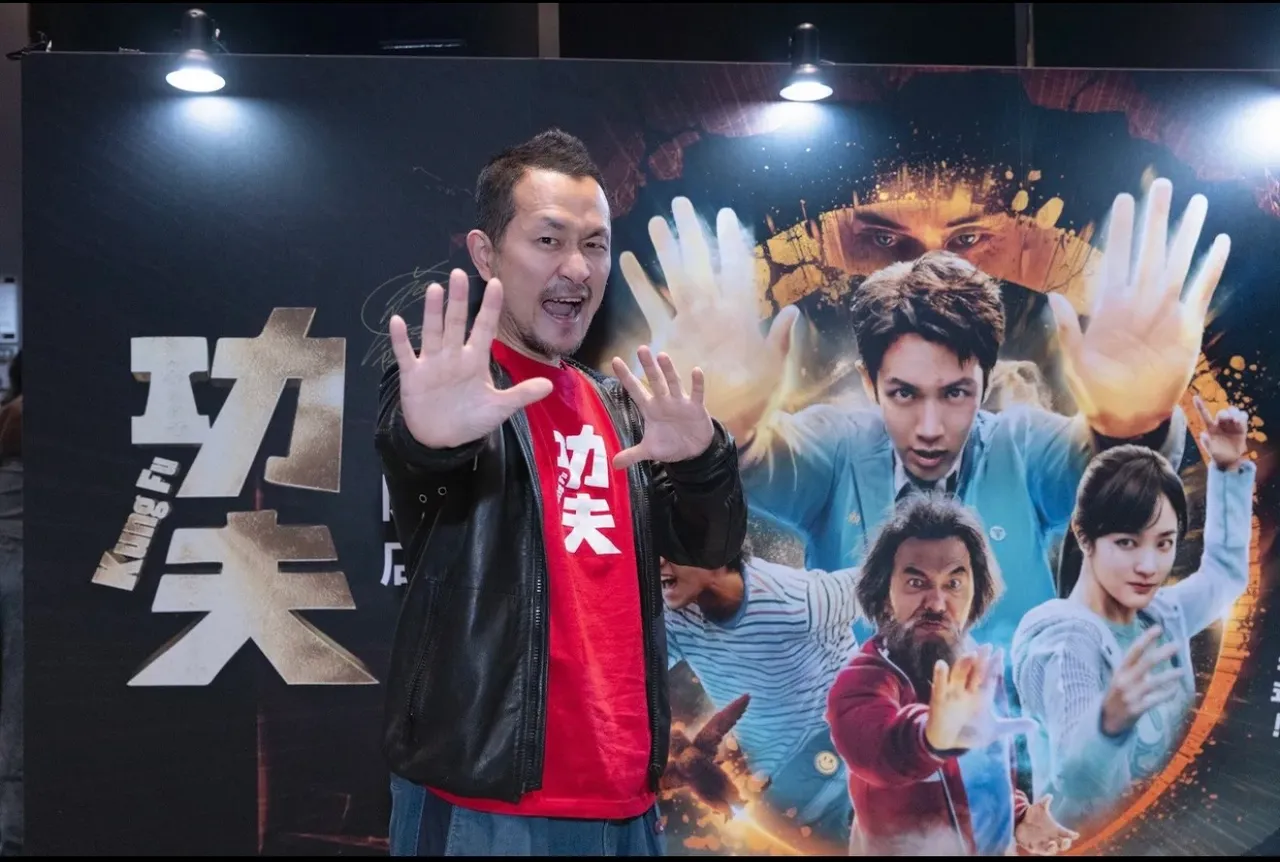 九把刀為新作《功夫》勤跑宣傳。鑫夢想文創提供