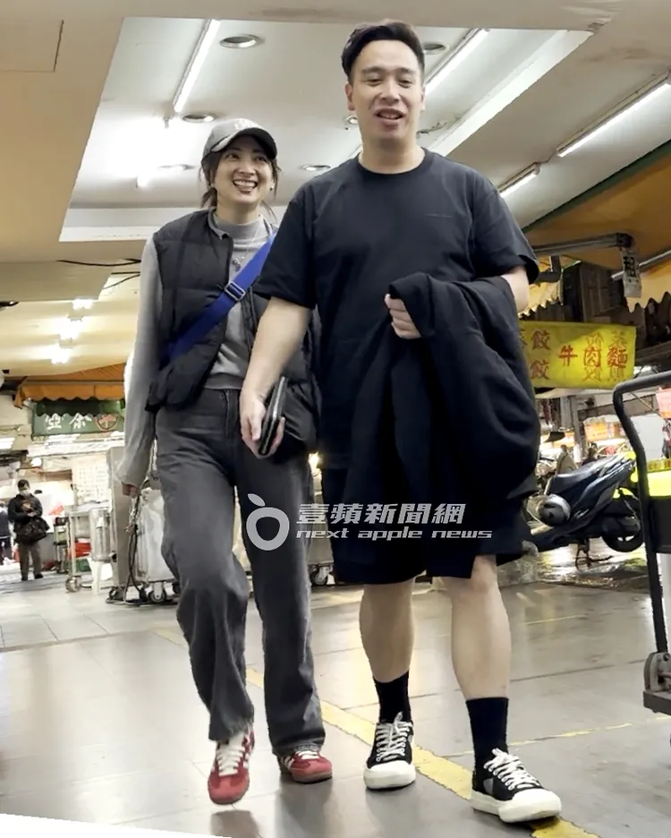 阿喜（左）約會玩得開心。特勤中心攝