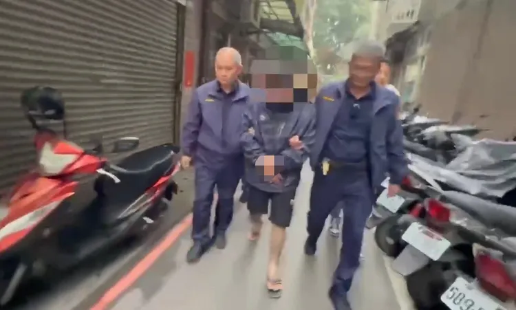 葉嫌家中藏有改造槍械，疑似販毒為防黑吃黑。翻攝畫面