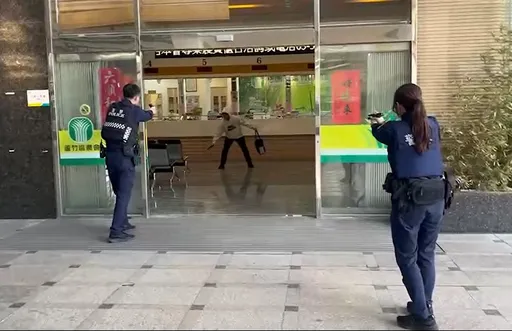 春節前防搶演練　蘆竹警強化緊急應變能量