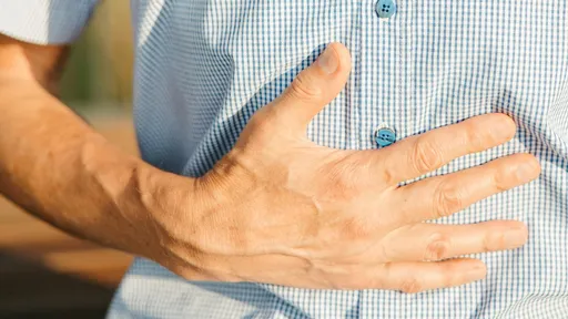 血便半年當痔瘡！男「過年前罹直腸癌」1句話震驚醫　３症狀快就醫