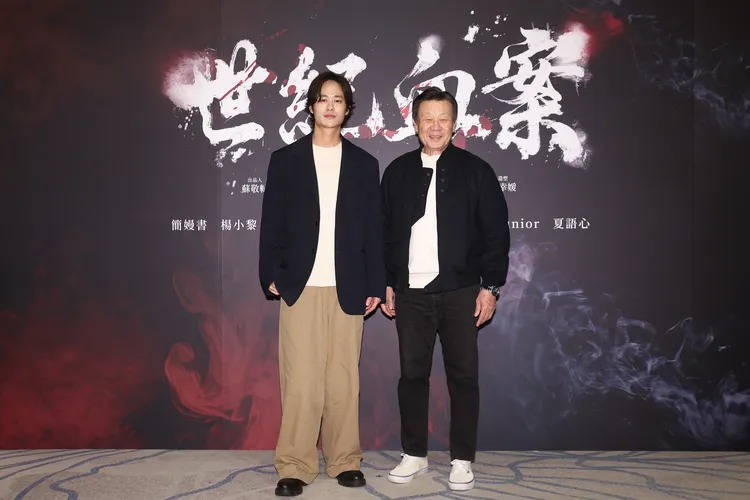 夏騰宏（左）飾演林義雄，寇世勳飾演警備總司令汪敬煦。費思兔文化娛樂股份有限公司提供