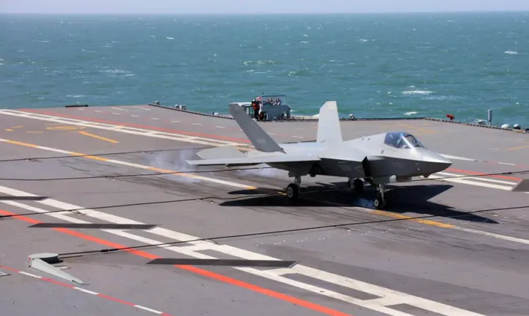 殲-35匿蹤戰機已經配備在中國航空母艦福建號上。翻攝解放軍網