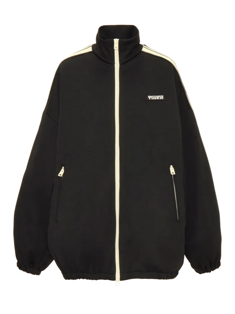 Onitsuka Tiger 2026春夏Denivita日製丹寧系列側織帶設計黑色立領寬鬆外套，6880元。品牌提供