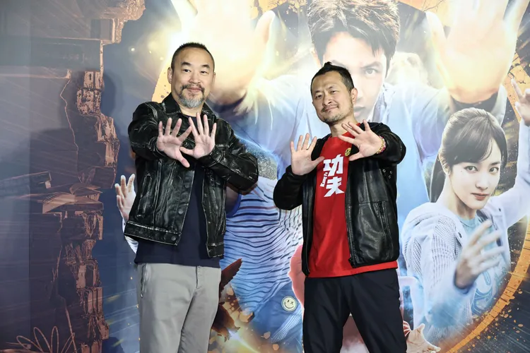 黃立成（左）和九把刀。彭欣偉攝