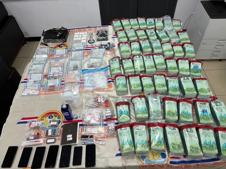 本次專案共查扣第一級毒品海洛因41.2公克、第二級毒品安非他命及依託咪酯共588.78公克、第三級毒品愷他命53公斤等。翻攝畫面