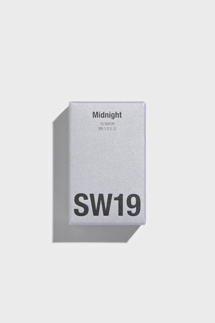 SW19 OIL PARFUM Midnight城市隨行滾珠香氛精油，1380元。品牌提供