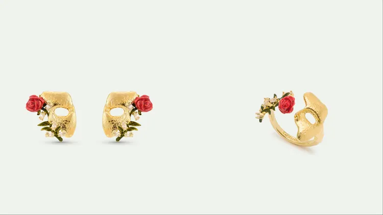 Les Néréides魅影樂章面具耳環（左）6000元、面具戒指（右）6500元。品牌提供